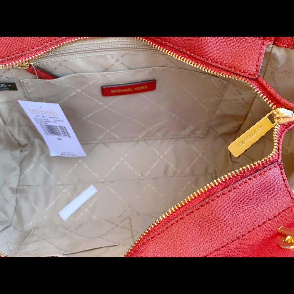 Gaby’sBags👜💕-NWT Michael Kors Chain Tote Red - Picture 5 of 8